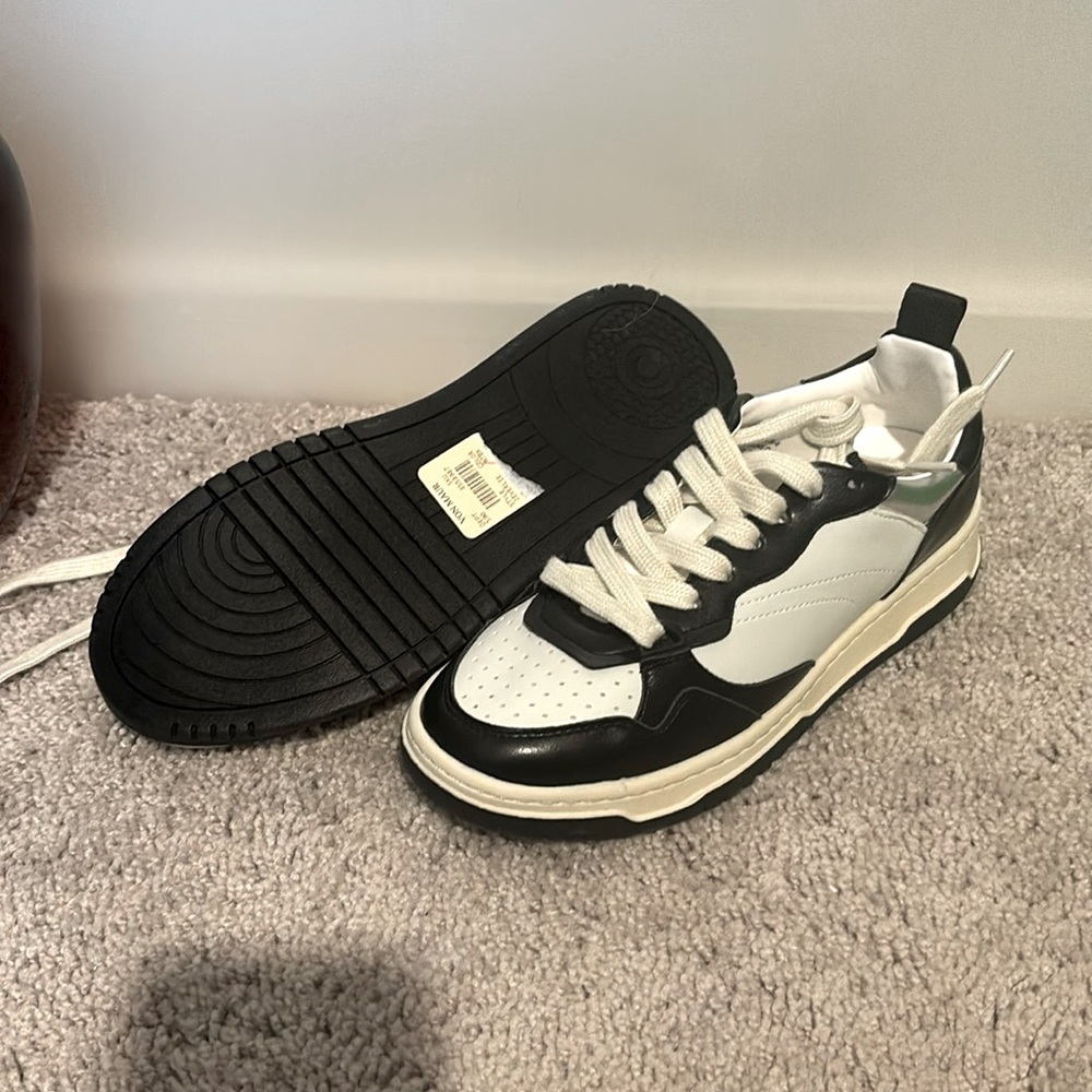 NWT Steve Madden size 4 girls shoes
